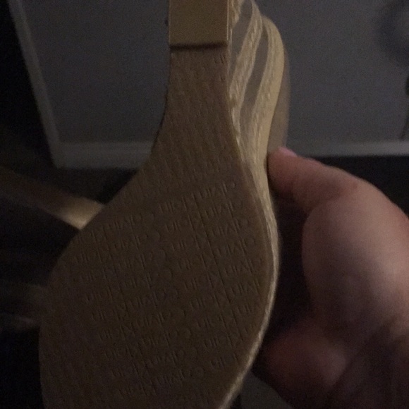 8.5 Calvin Klein wedges - Picture 3 of 3